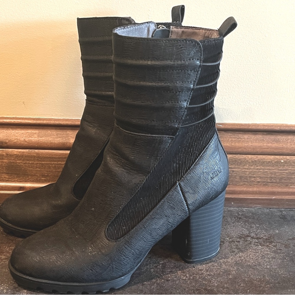 Black elegant bootie heels